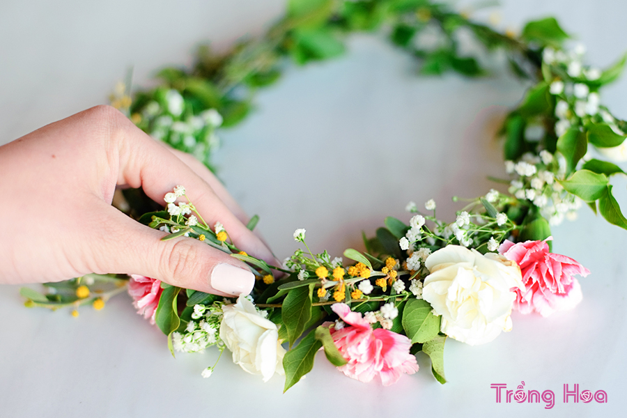 Các bước làm vòng hoa đội đầu dễ dàng và nhanh chóng